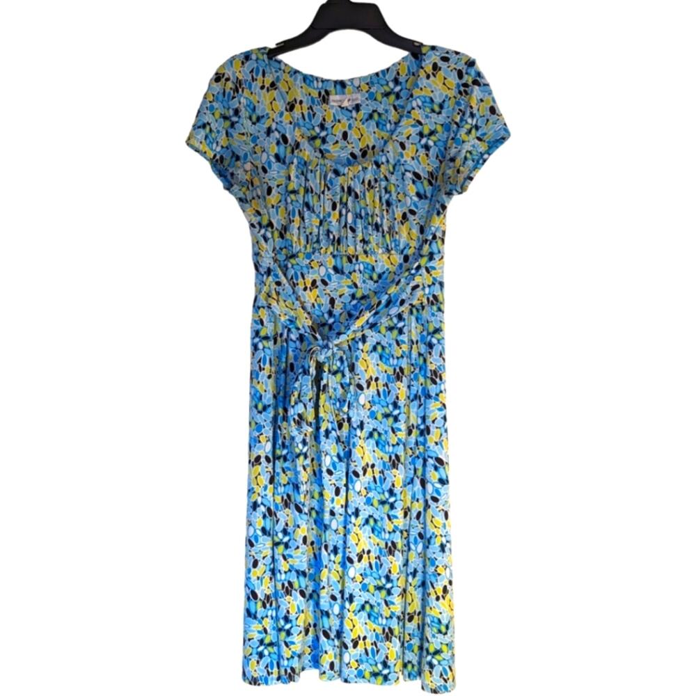 Fashion Bug - Woman's Dress - With Front Tie - Size L -Beautiful Pattern - EUC